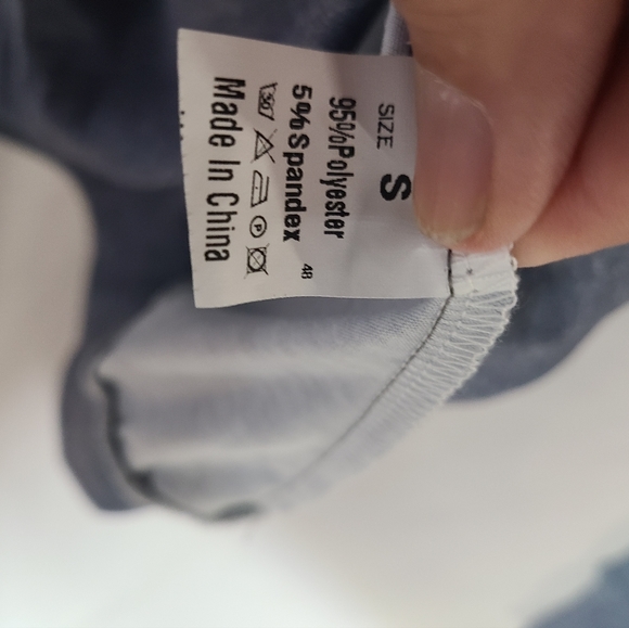 NWOT Heather Gray Small Long Sleeve T-shirt with NINE Swoosh - Picture 2 of 6